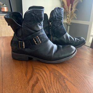 UGG Leather Boots, women’s size 8.5